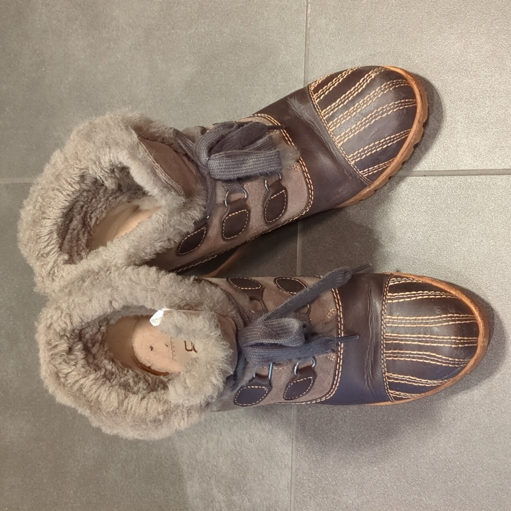 UGG hidden wedge boots size 7